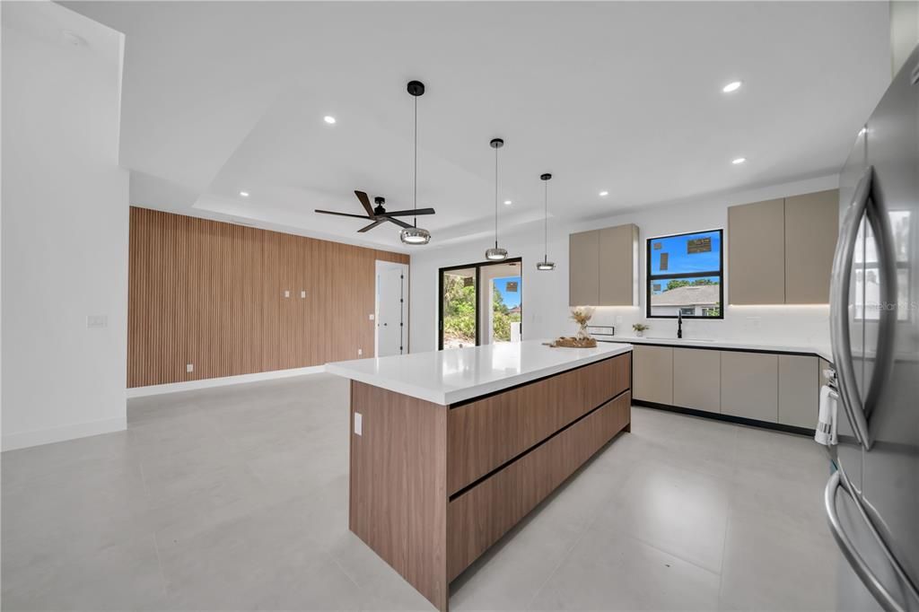 For Sale: $389,900 (4 beds, 3 baths, 1778 Square Feet)
