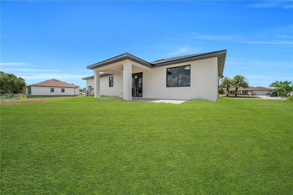 For Sale: $389,900 (4 beds, 3 baths, 1778 Square Feet)