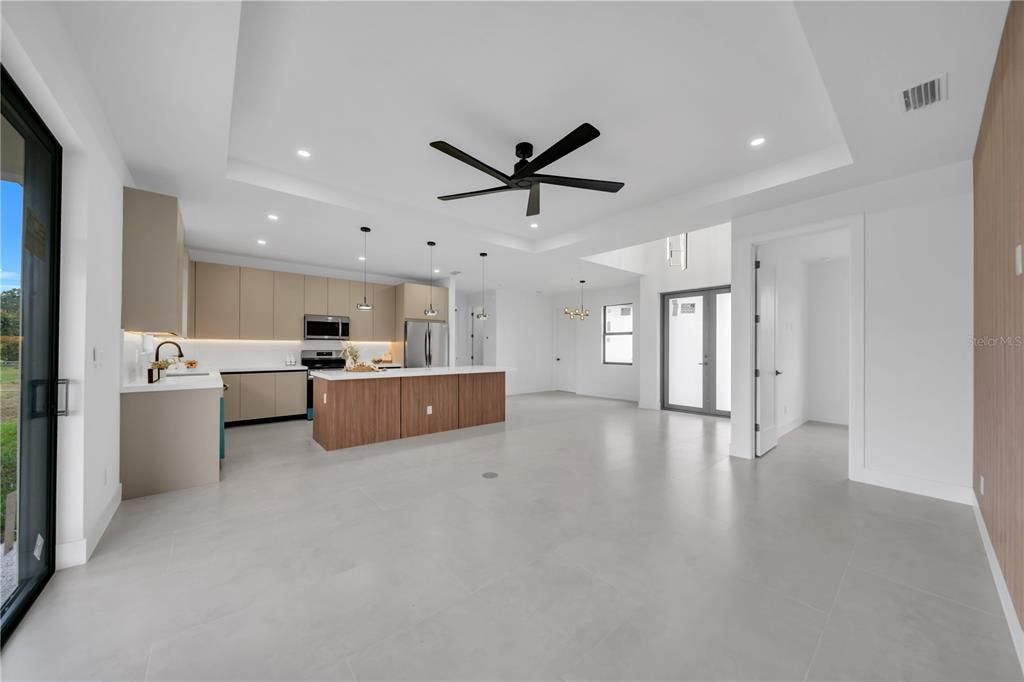For Sale: $389,900 (4 beds, 3 baths, 1778 Square Feet)