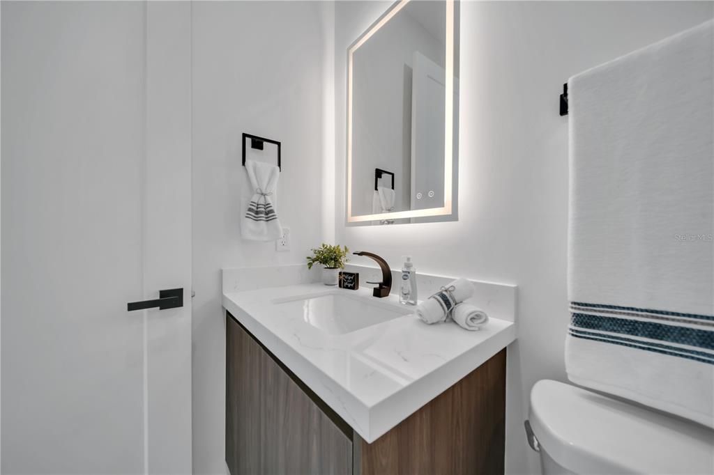 For Sale: $389,900 (4 beds, 3 baths, 1778 Square Feet)