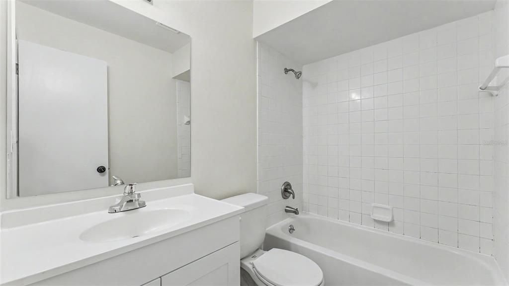 На продажу: $359,900 (4 спален, 0 ванн, 1664 Квадратных фут)