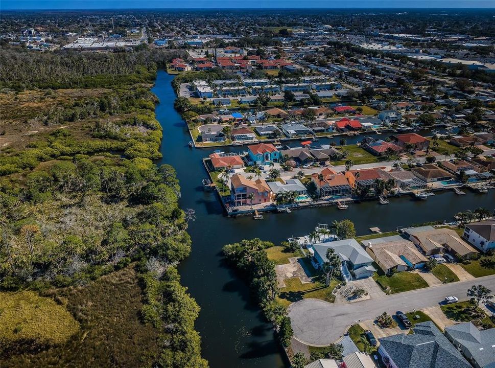 На продажу: $195,000 (0.31 acres)