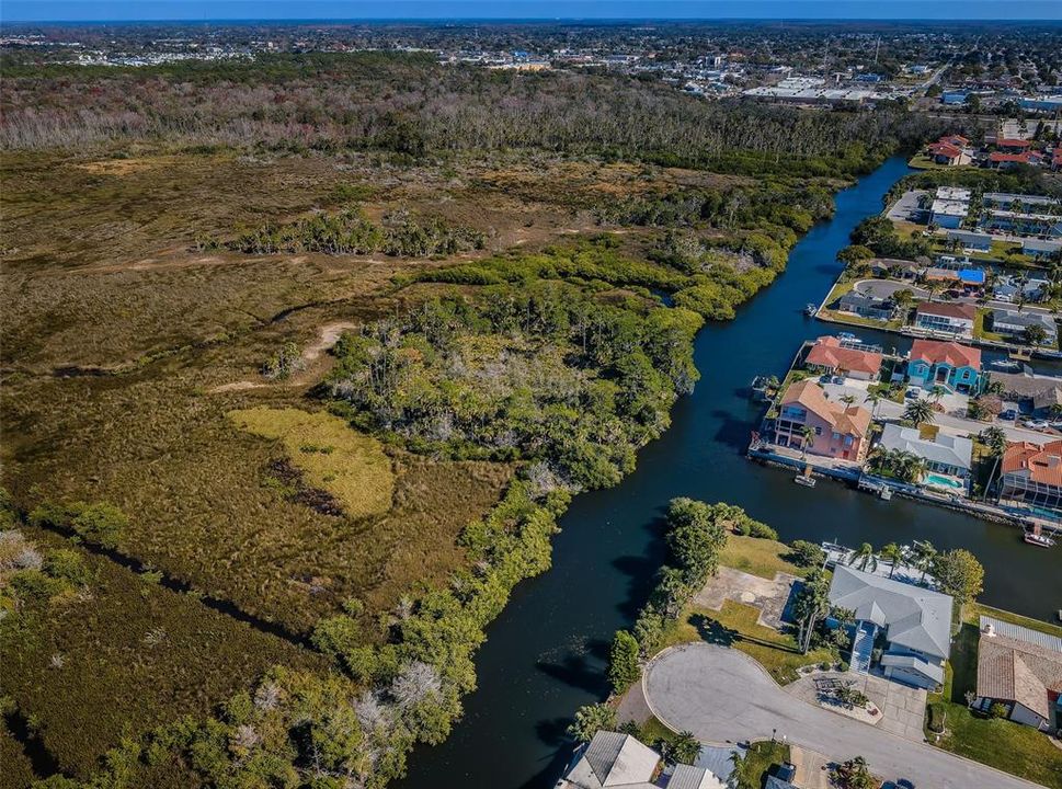 На продажу: $195,000 (0.31 acres)