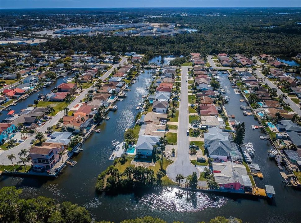 На продажу: $195,000 (0.31 acres)