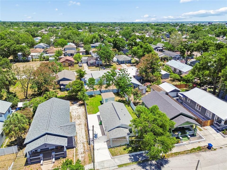 На продажу: $319,000 (2 спален, 2 ванн, 912 Квадратных фут)
