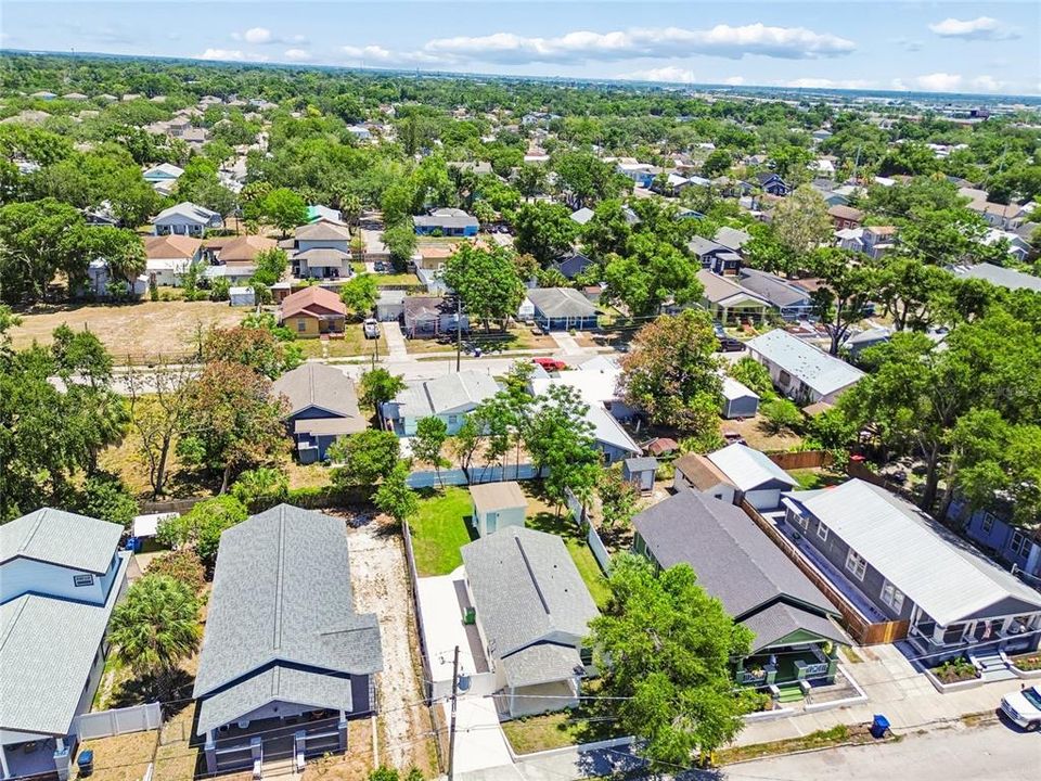На продажу: $319,000 (2 спален, 2 ванн, 912 Квадратных фут)
