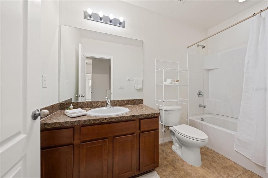 For Sale: $259,000 (3 beds, 2 baths, 1594 Square Feet)
