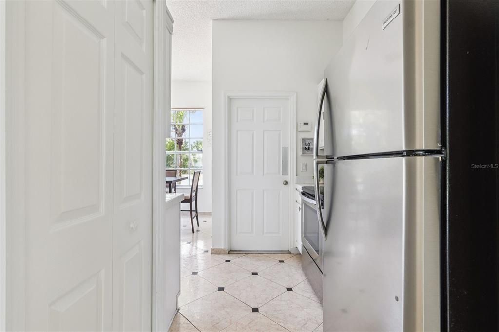 Activo con contrato: $349,000 (3 camas, 2 baños, 1277 Pies cuadrados)