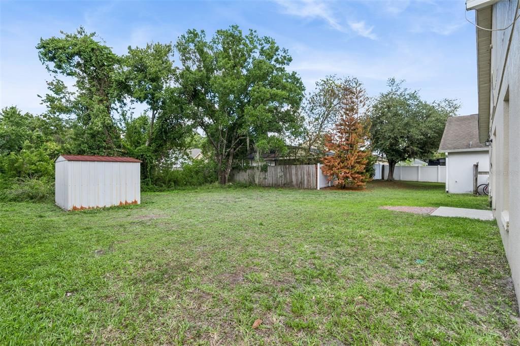 Activo con contrato: $349,000 (3 camas, 2 baños, 1277 Pies cuadrados)