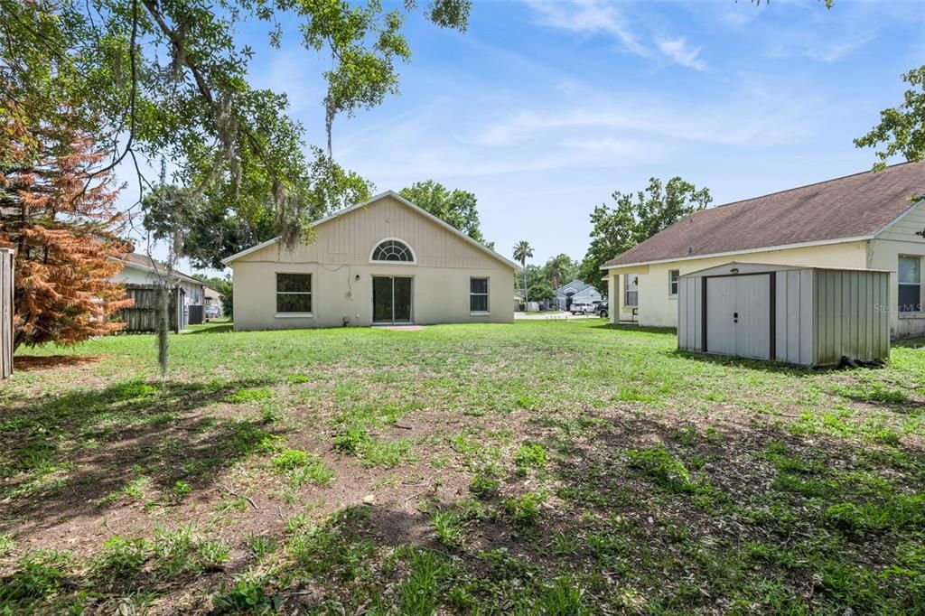 Activo con contrato: $349,000 (3 camas, 2 baños, 1277 Pies cuadrados)