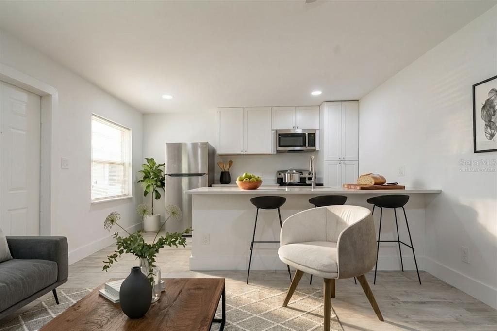 For Rent: $1,350 (1 beds, 1 baths, 600 Square Feet)