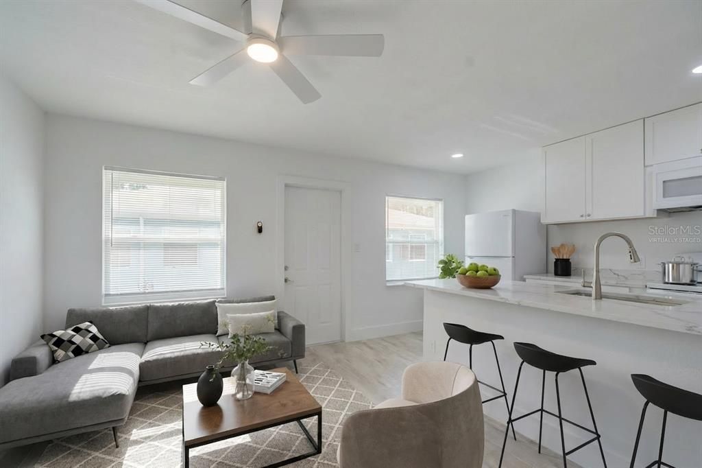 For Rent: $1,350 (1 beds, 1 baths, 600 Square Feet)