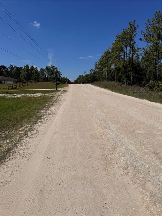 На продажу: $68,000 (1.21 acres)