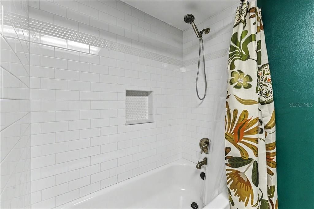 Activo con contrato: $450,000 (3 camas, 2 baños, 1686 Pies cuadrados)