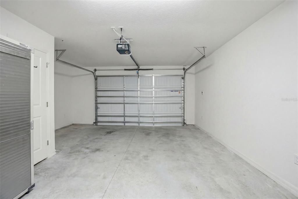 На продажу: $279,900 (2 спален, 2 ванн, 1227 Квадратных фут)