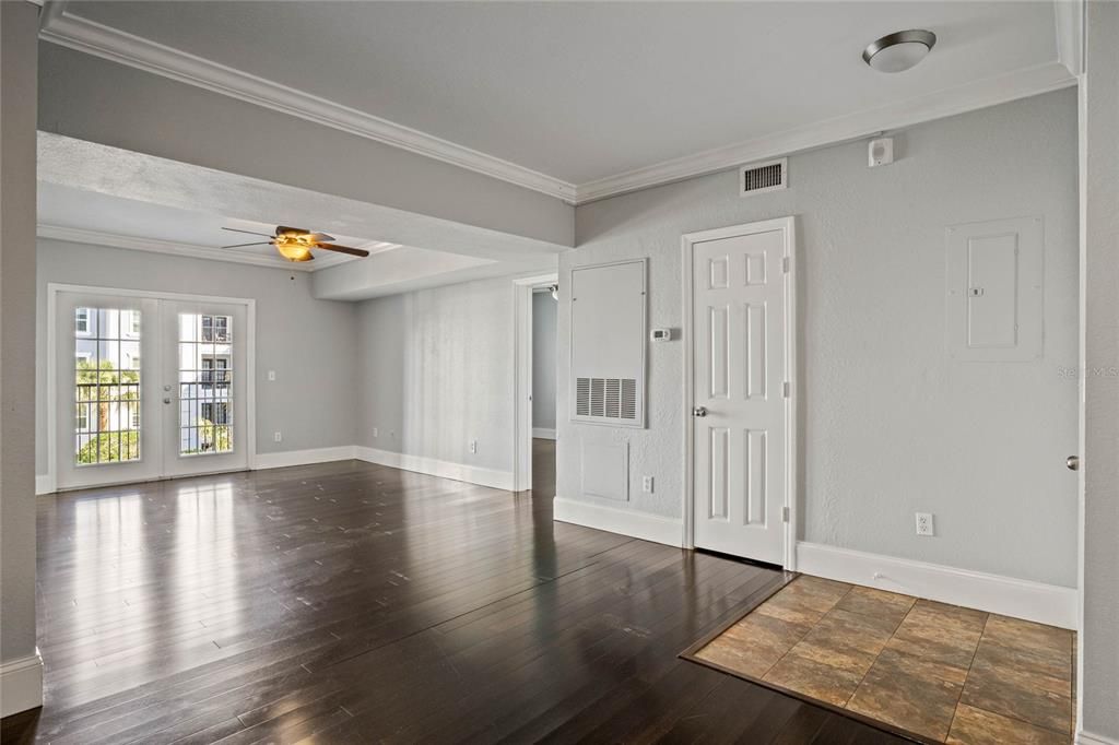 For Rent: $2,100 (2 beds, 2 baths, 1115 Square Feet)