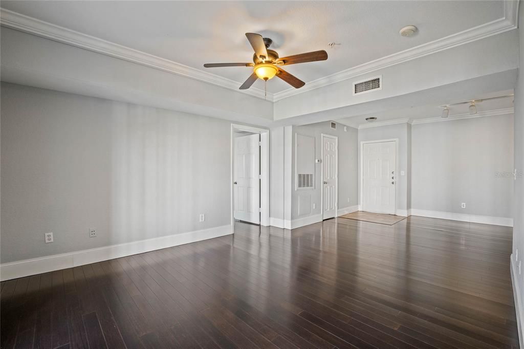 For Rent: $2,100 (2 beds, 2 baths, 1115 Square Feet)