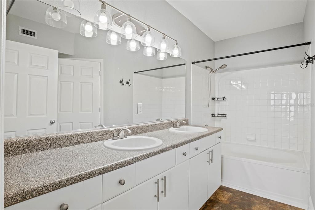 For Rent: $2,100 (2 beds, 2 baths, 1115 Square Feet)