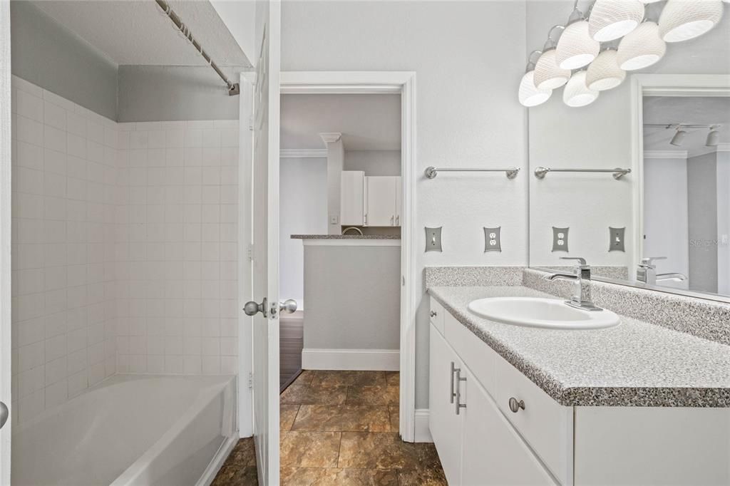 For Rent: $2,100 (2 beds, 2 baths, 1115 Square Feet)