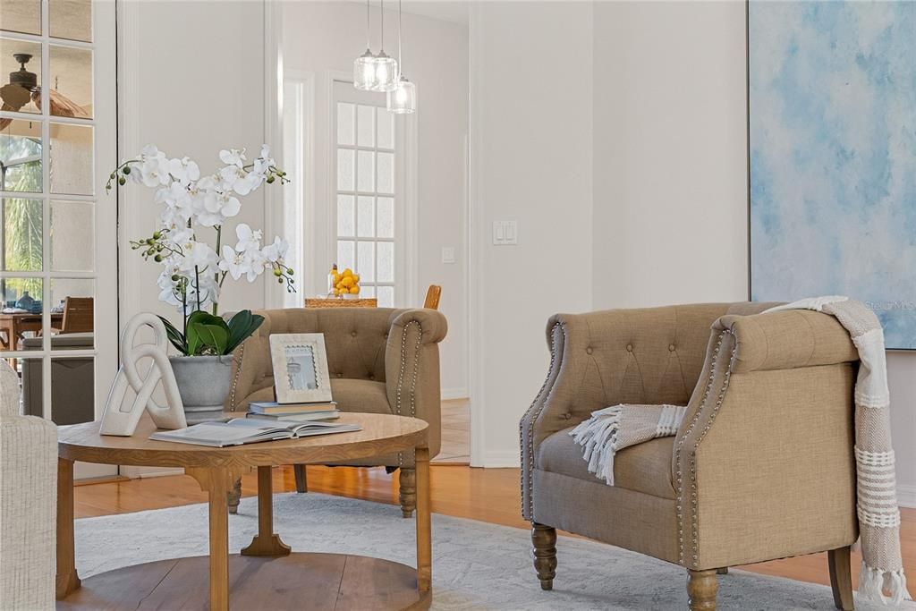 Activo con contrato: $949,000 (4 camas, 3 baños, 2895 Pies cuadrados)