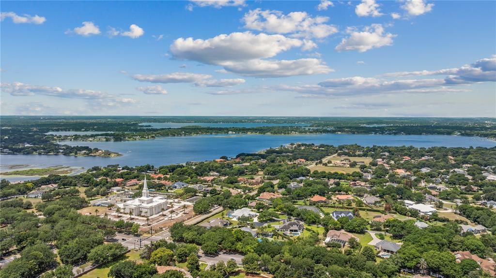 Activo con contrato: $949,000 (4 camas, 3 baños, 2895 Pies cuadrados)