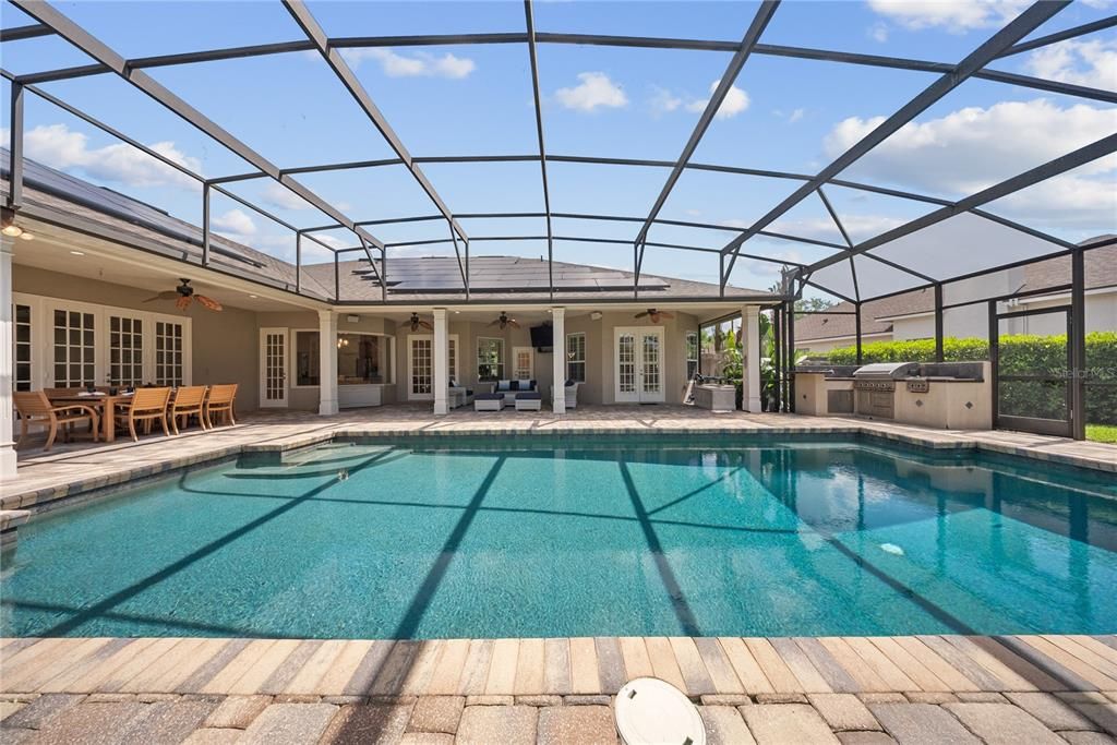 Activo con contrato: $949,000 (4 camas, 3 baños, 2895 Pies cuadrados)
