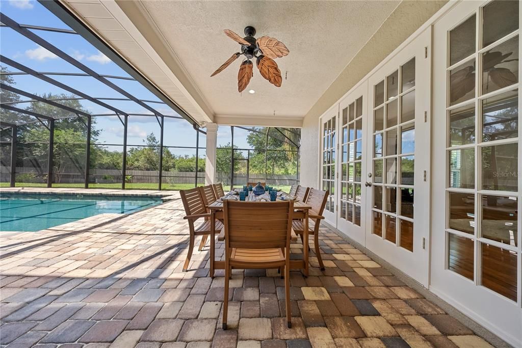 Activo con contrato: $949,000 (4 camas, 3 baños, 2895 Pies cuadrados)