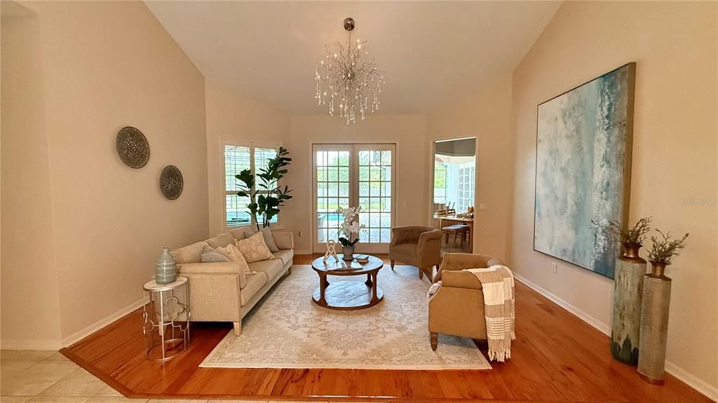Activo con contrato: $949,000 (4 camas, 3 baños, 2895 Pies cuadrados)
