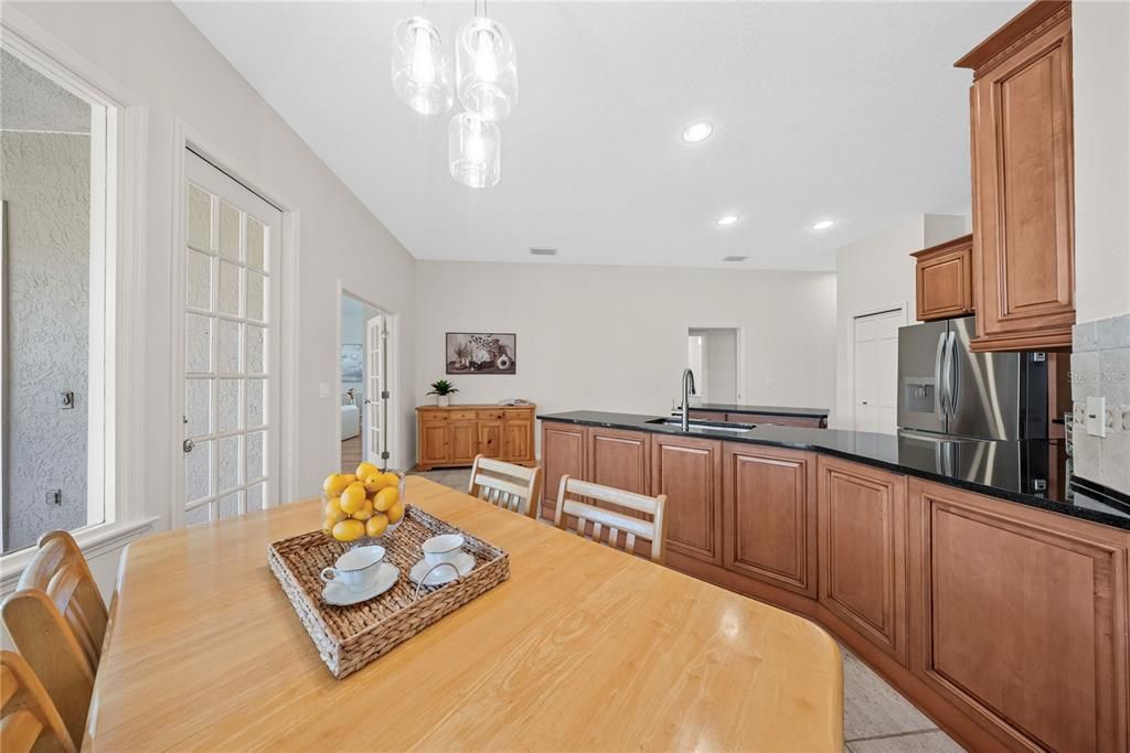 Activo con contrato: $949,000 (4 camas, 3 baños, 2895 Pies cuadrados)