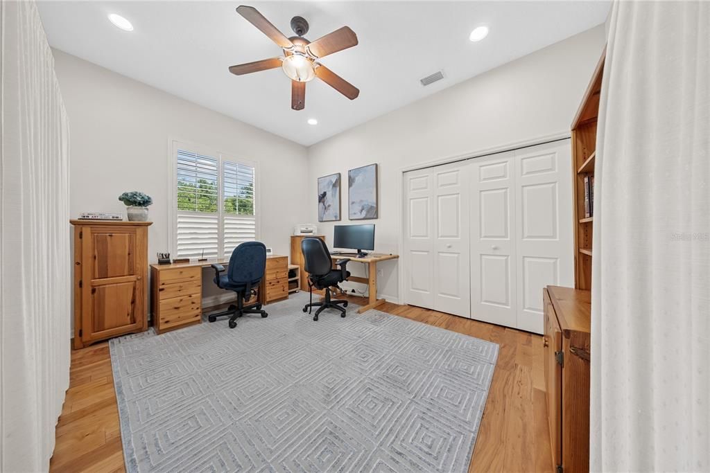 Activo con contrato: $949,000 (4 camas, 3 baños, 2895 Pies cuadrados)