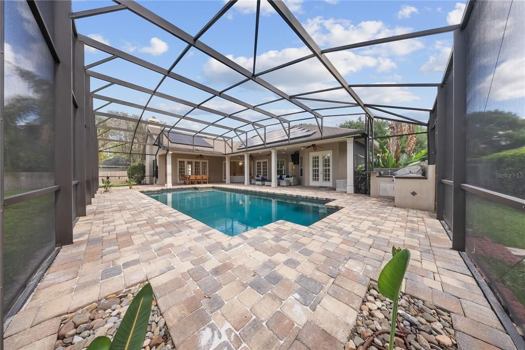 Activo con contrato: $949,000 (4 camas, 3 baños, 2895 Pies cuadrados)