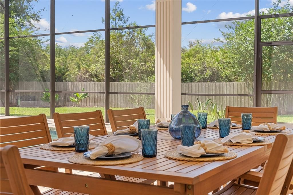 Activo con contrato: $949,000 (4 camas, 3 baños, 2895 Pies cuadrados)