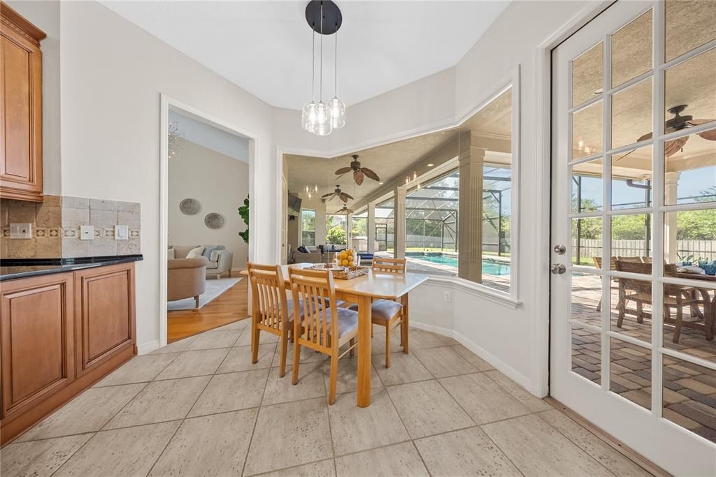 Activo con contrato: $949,000 (4 camas, 3 baños, 2895 Pies cuadrados)