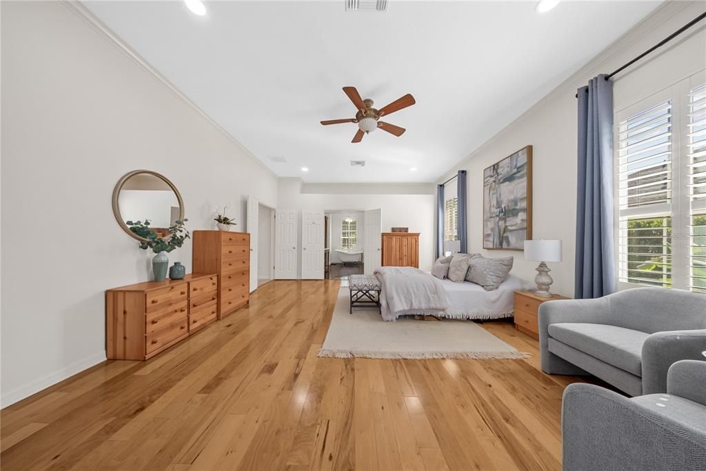Activo con contrato: $949,000 (4 camas, 3 baños, 2895 Pies cuadrados)