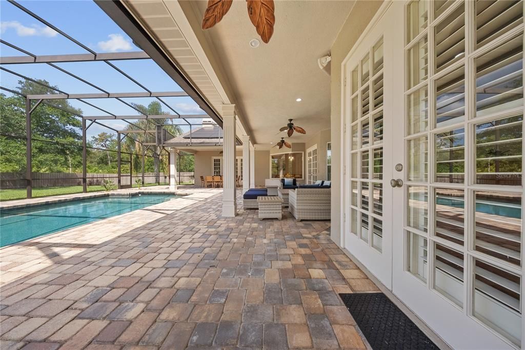 Activo con contrato: $949,000 (4 camas, 3 baños, 2895 Pies cuadrados)