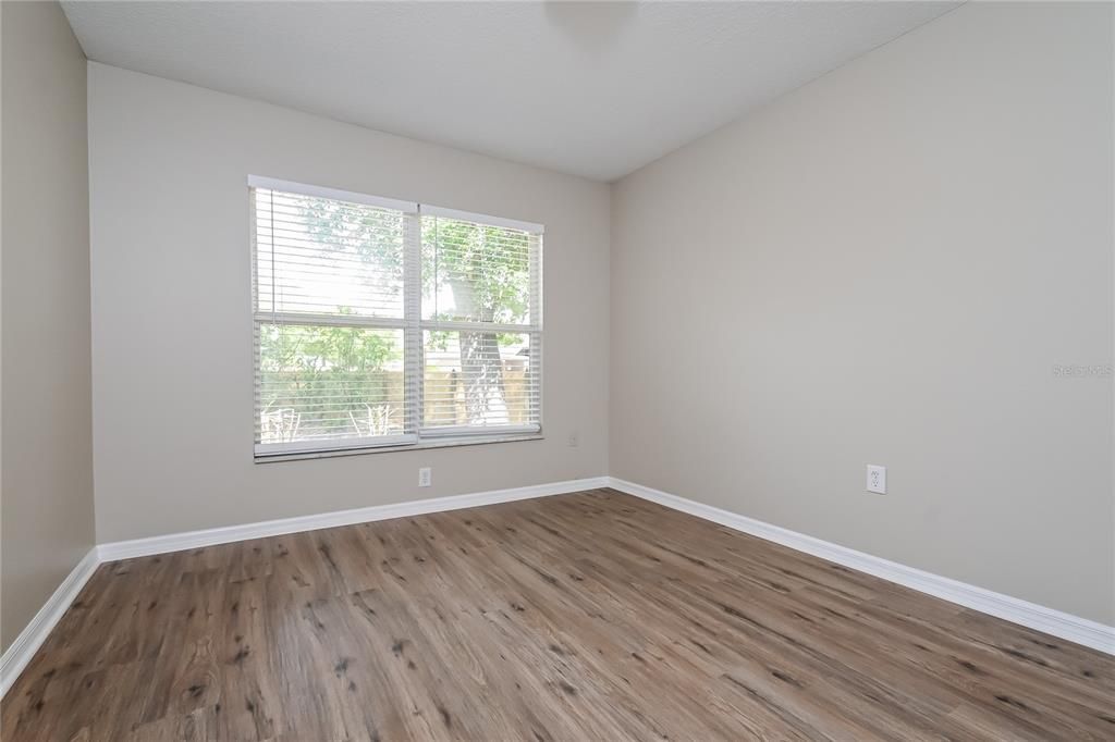 For Sale: $400,000 (3 beds, 2 baths, 1752 Square Feet)