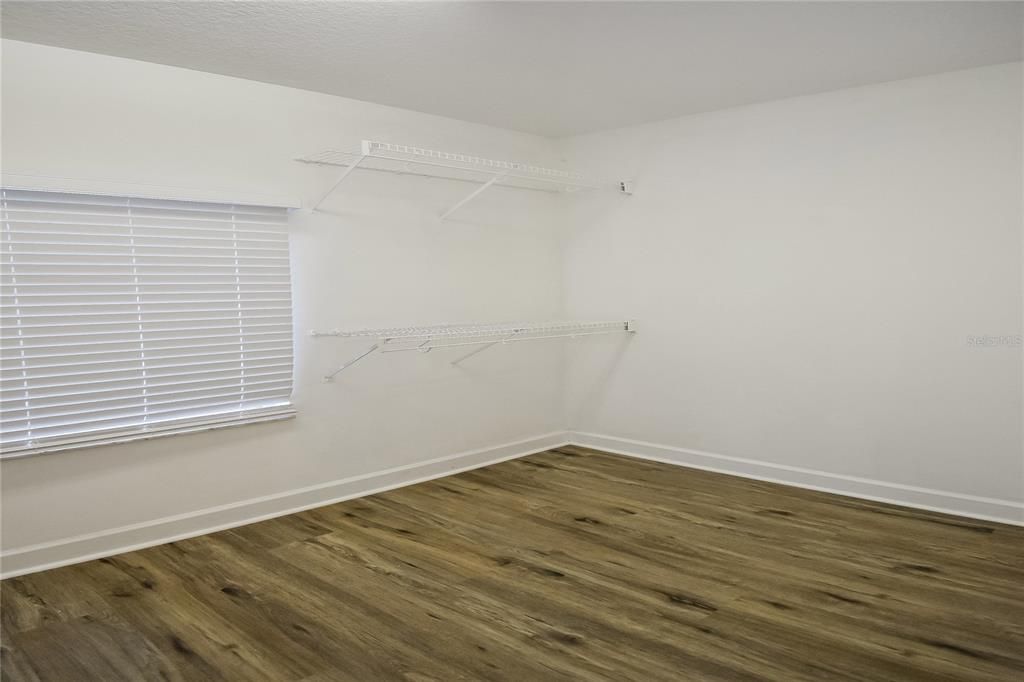 For Sale: $400,000 (3 beds, 2 baths, 1752 Square Feet)