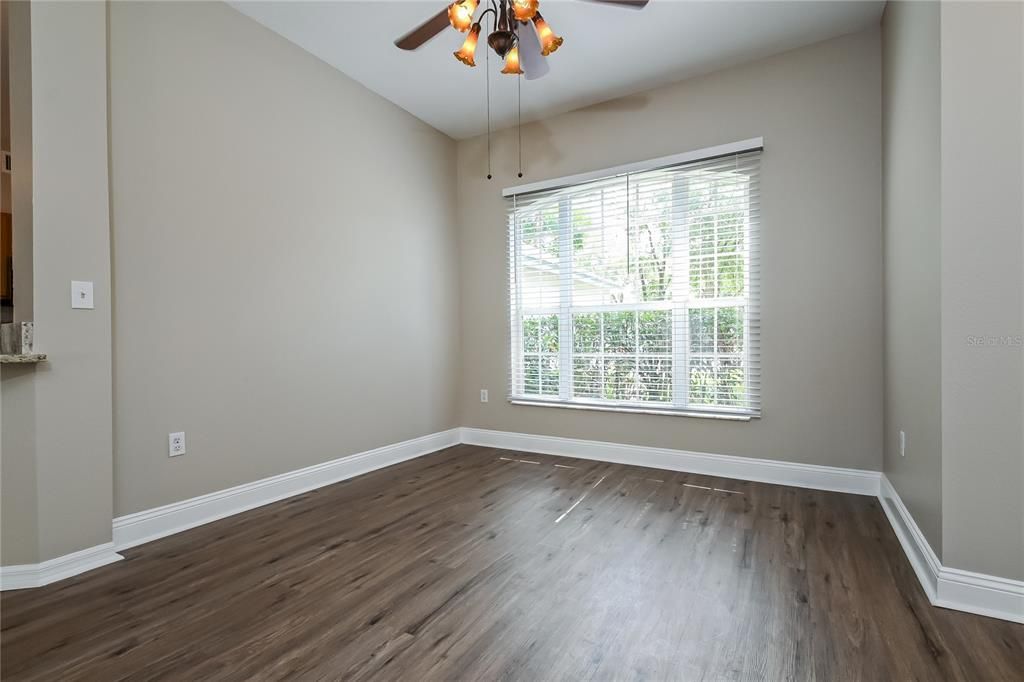 For Sale: $400,000 (3 beds, 2 baths, 1752 Square Feet)