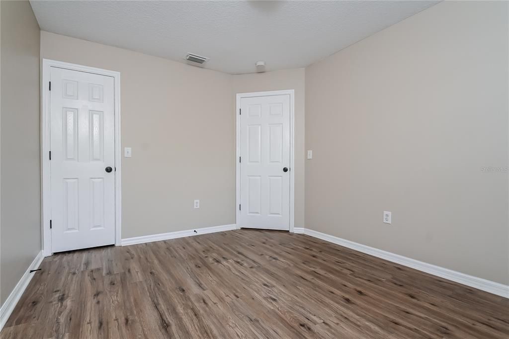 For Sale: $400,000 (3 beds, 2 baths, 1752 Square Feet)