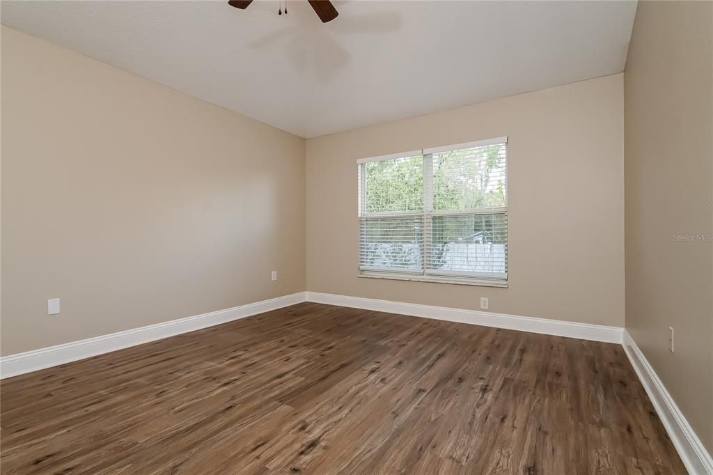 For Sale: $400,000 (3 beds, 2 baths, 1752 Square Feet)