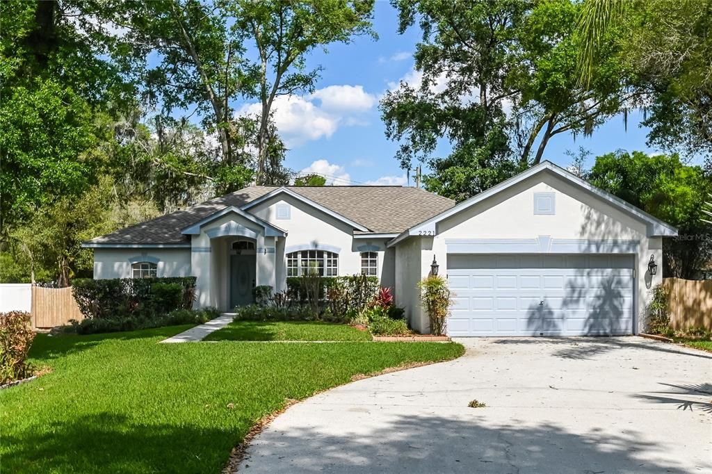 For Sale: $400,000 (3 beds, 2 baths, 1752 Square Feet)