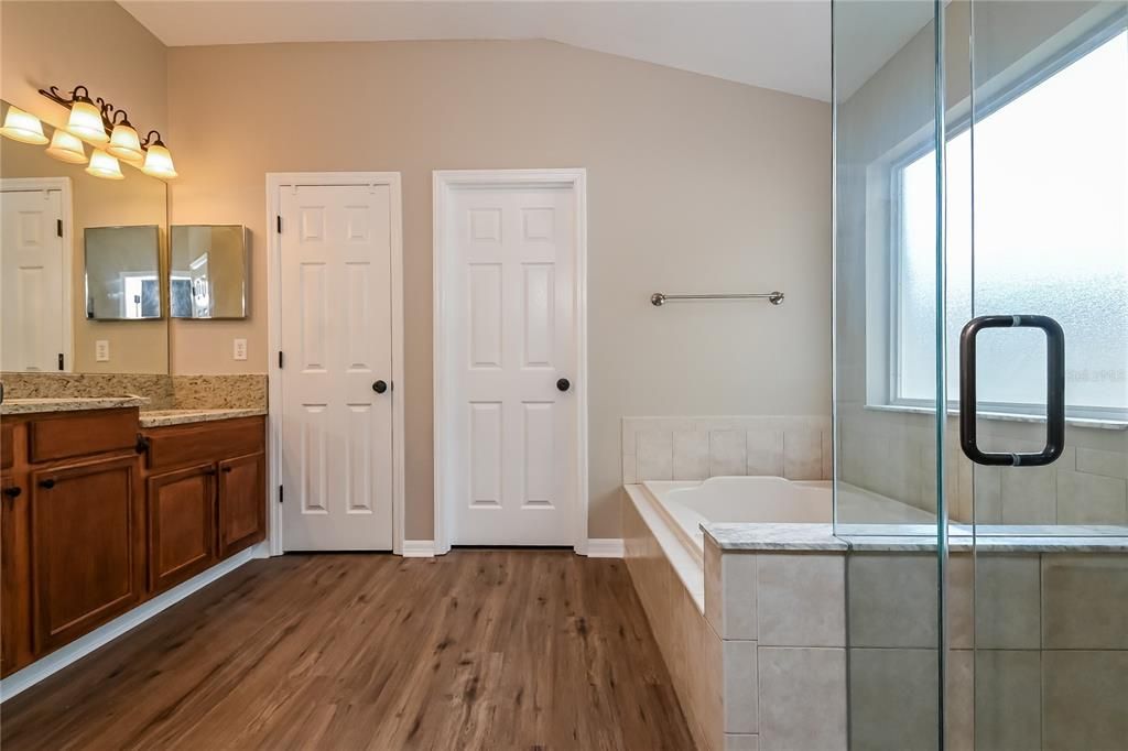 For Sale: $400,000 (3 beds, 2 baths, 1752 Square Feet)