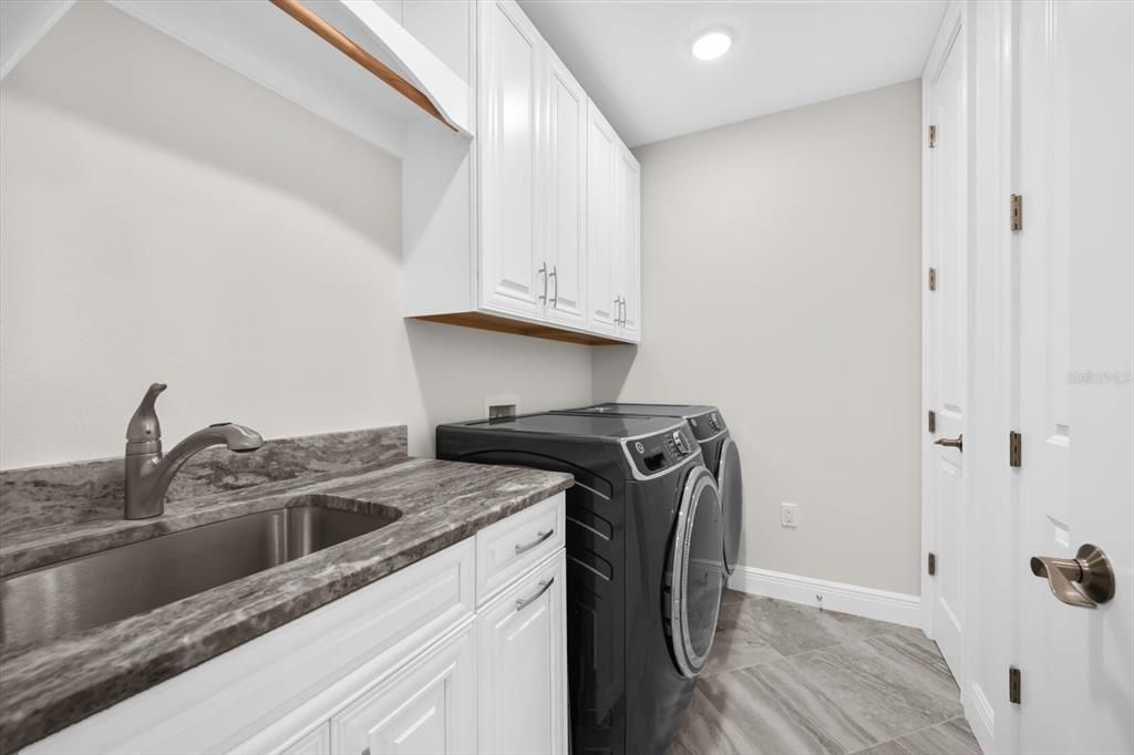 For Sale: $1,450,000 (3 beds, 2 baths, 1802 Square Feet)