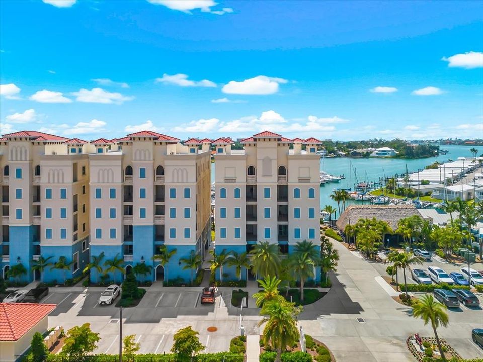 For Sale: $1,450,000 (3 beds, 2 baths, 1802 Square Feet)
