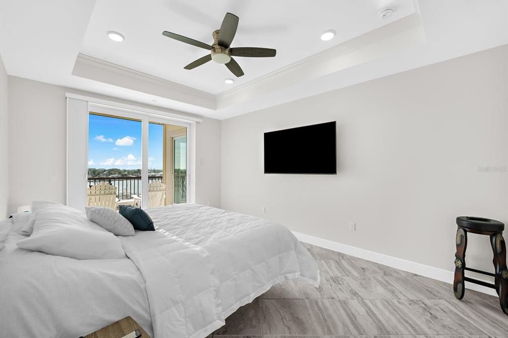 For Sale: $1,450,000 (3 beds, 2 baths, 1802 Square Feet)