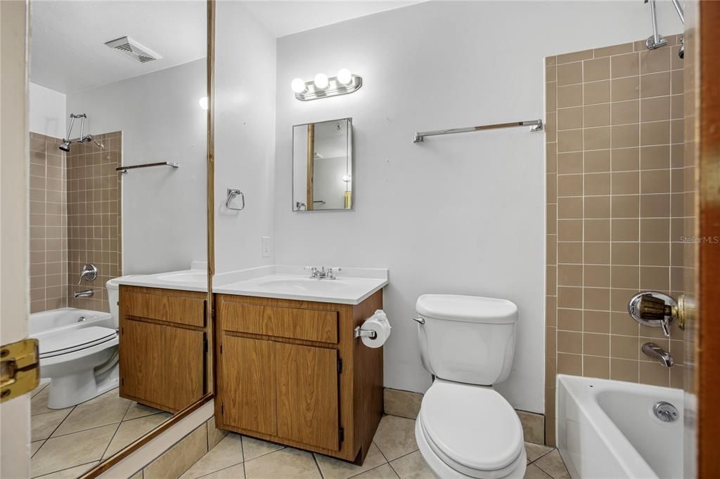 En Venta: $270,000 (2 camas, 2 baños, 1337 Pies cuadrados)