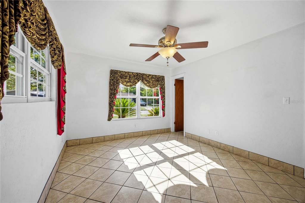 En Venta: $270,000 (2 camas, 2 baños, 1337 Pies cuadrados)