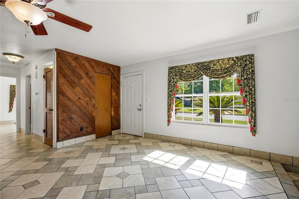 En Venta: $270,000 (2 camas, 2 baños, 1337 Pies cuadrados)