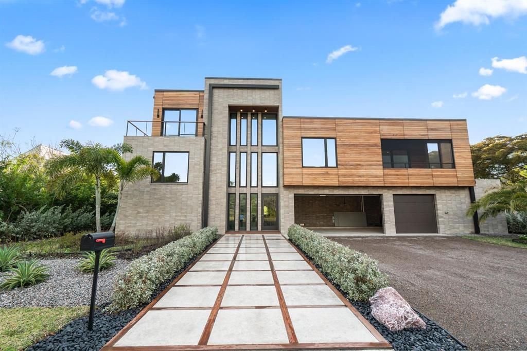 For Sale: $3,125,000 (5 beds, 5 baths, 4340 Square Feet)