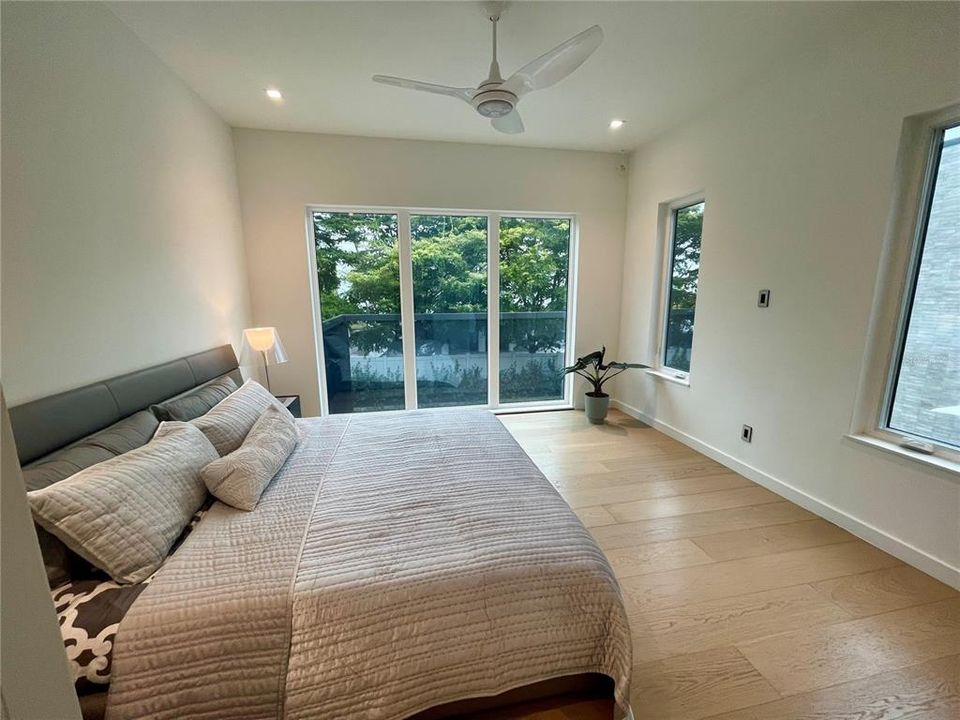 For Sale: $3,125,000 (5 beds, 5 baths, 4340 Square Feet)